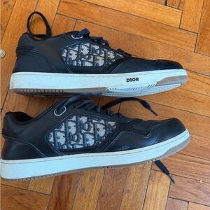 Authentic Dior Men's Black and White Sneakers b27